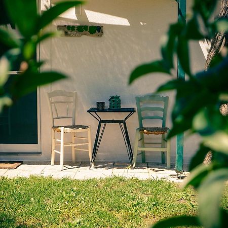 Under The Vine Garden House Platánion Exterior foto