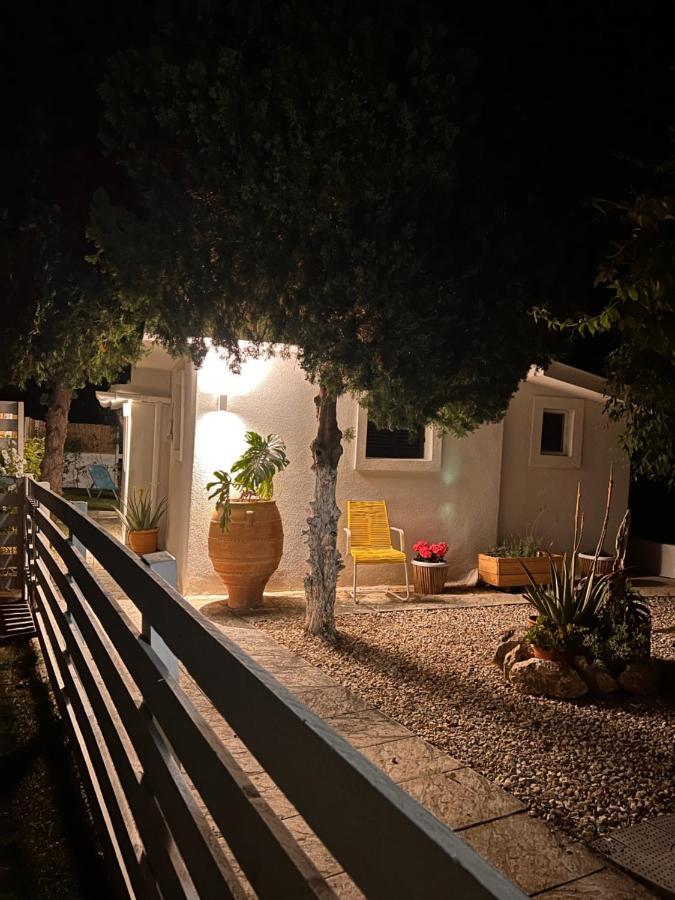 Under The Vine Garden House Platánion Exterior foto