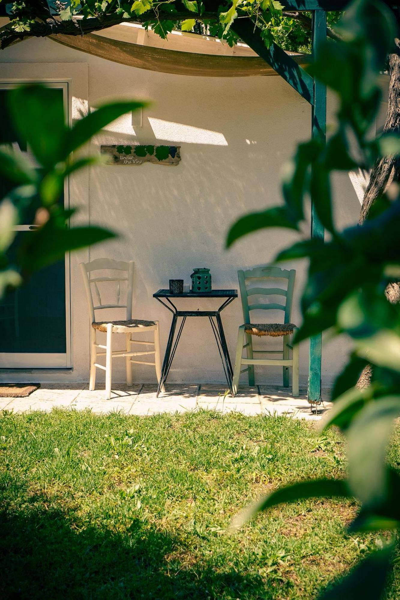 Under The Vine Garden House Platánion Exterior foto